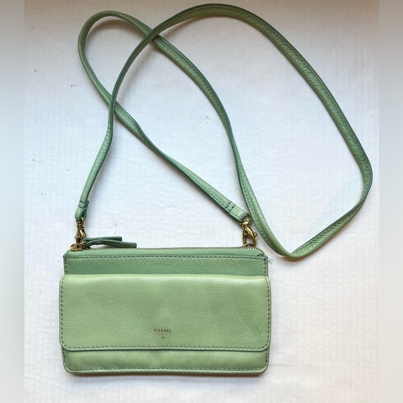 Fossil Crossbody Wallet Leather Cow Hide Bag in Mint Green. Top Zip,Outer Pocket - Picture 1 of 7